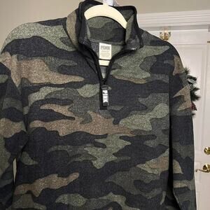 Victoria's secret PINK camo quarter zip fleece pullover. Small. EUC